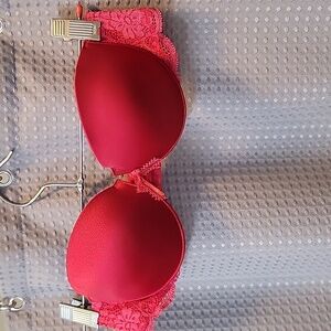 Victoria's Secret Angles  Strapless Lace Bra Size 32A